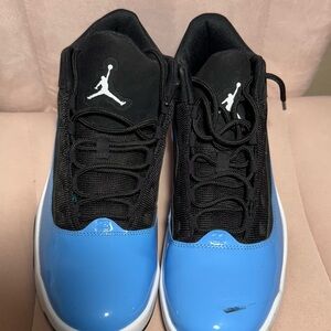 JORDAN MAX AURA 2 'BLACK UNIVERSITY BLUE' SHOES